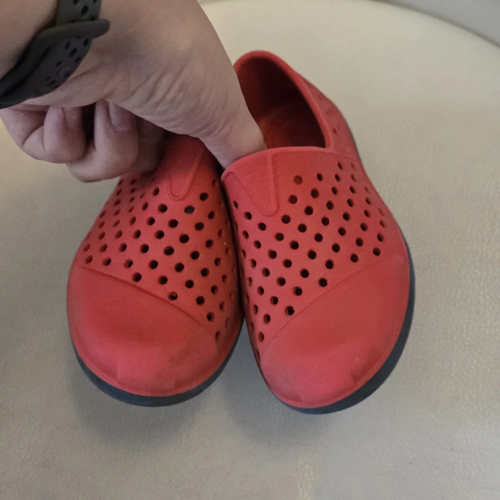 Toms Red Toddler Water Shoes Size 8